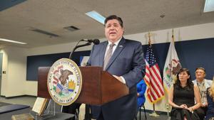 Judge: Feds can challenge Illinois laws teeing up lawsuits vs ICE agents
