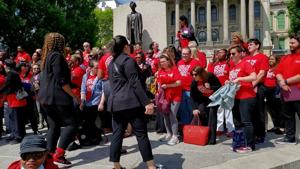 Pritzker gets union endorsement, blasts Bailey