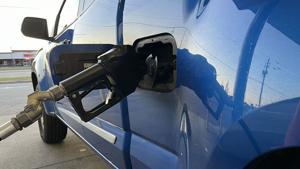 Illinois fuel prices see short-term dip, peaks, valleys amid Iran conflict