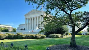 Supreme Court temporarily allows White House ballroom construction