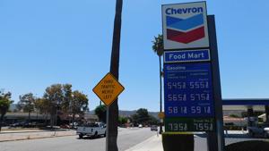 EPA ends summer-gas rules early to lower U.S. pump prices