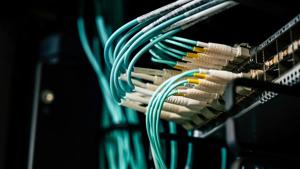 Illinois Quick Hits: Chicago extends free internet program for public school families