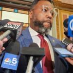 Lawmakers weigh Chicago voter-guided Chicago charter